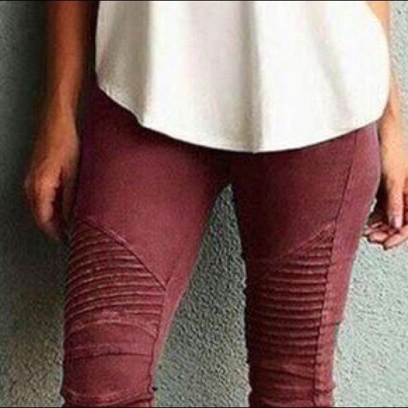 NEW•XL-1X•STRETCHY MERLOT DISTRESSED MOTO LEGGINGS - Picture 4 of 14